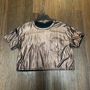 Short sleeve metallic crop top